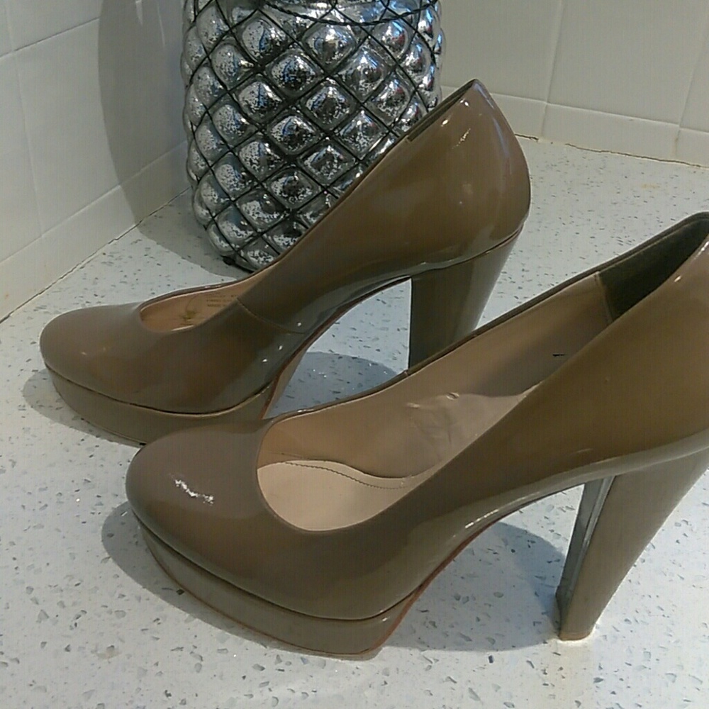 Women shoes/heels